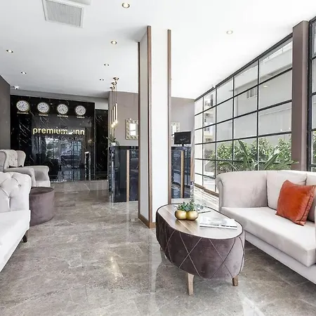 Premium & Restaurant Shopping Street Location !