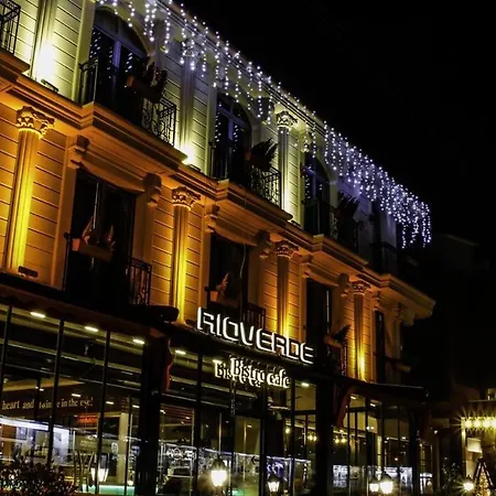 Premium & Restaurant Shopping Street Location ! فندق فاماغوستا