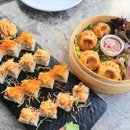 Hotel Premium & Restaurant Shopping Street Location ! 3*