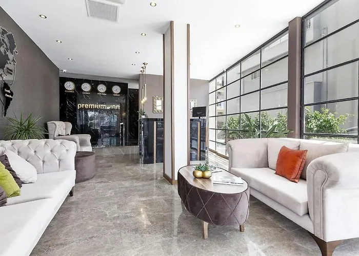 Premium & Restaurant Shopping Street Location !