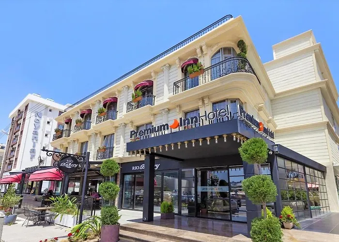 Premium & Restaurant Shopping Street Location ! Hotel