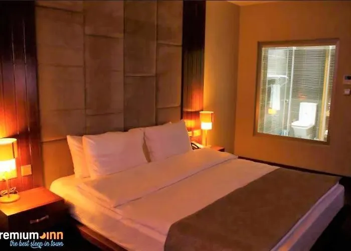 Hotel Premium & Restaurant Shopping Street Location ! 3*