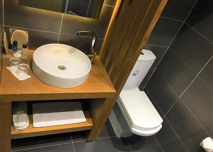 Premium & Restaurant Shopping Street Location ! 3* Famagusta (Northern Cyprus)